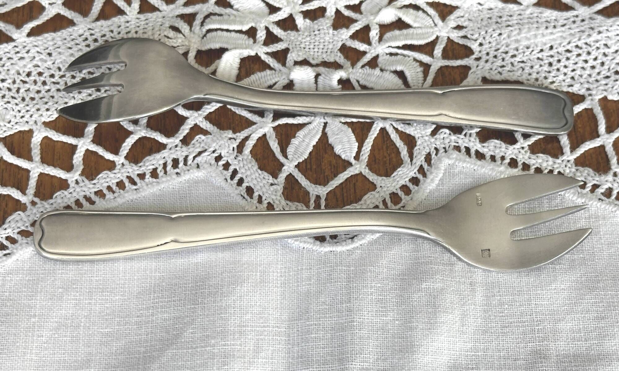 12 silver-plated oyster forks model Filet / Contours