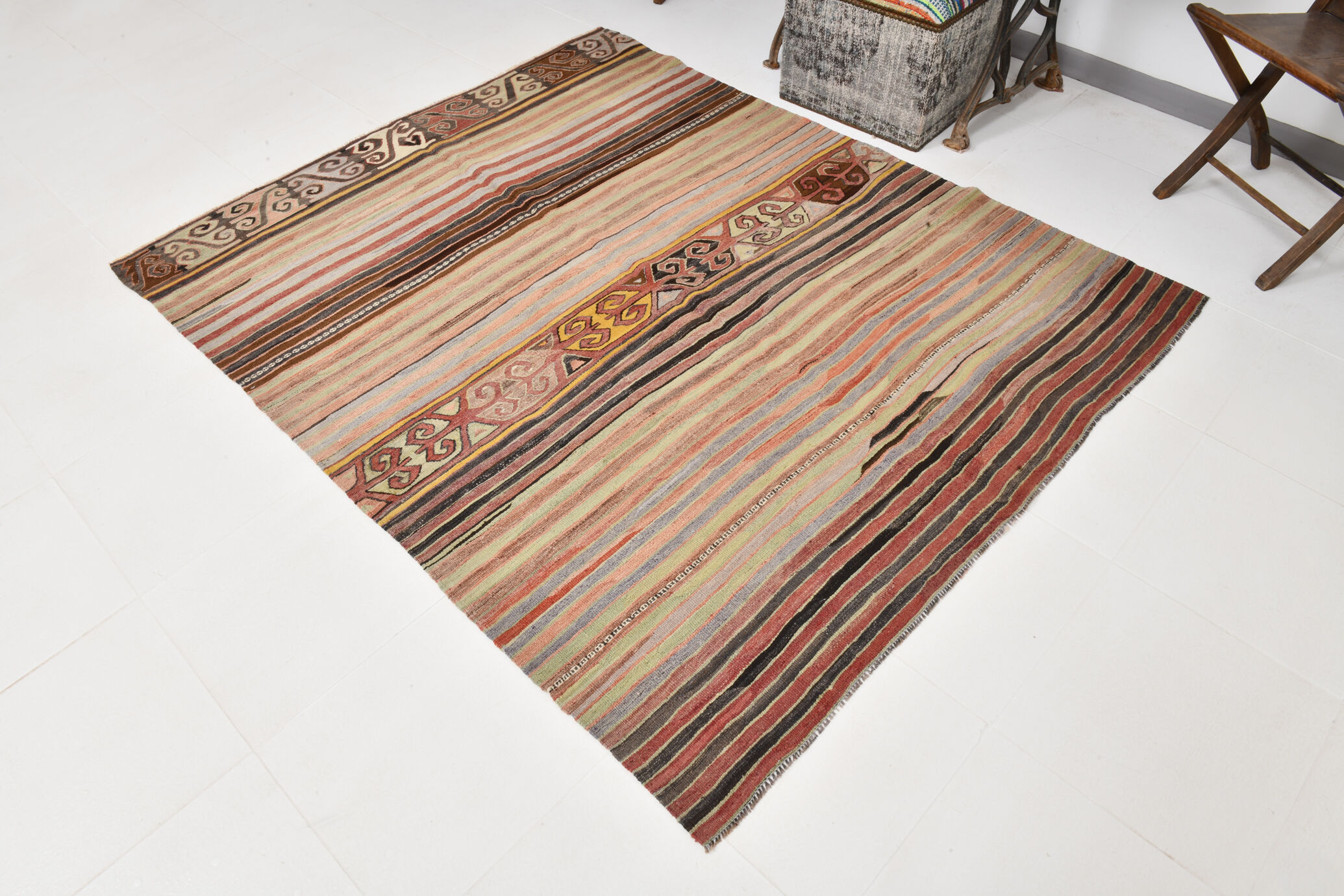 Wool on cotton kilim rug 202x166cm