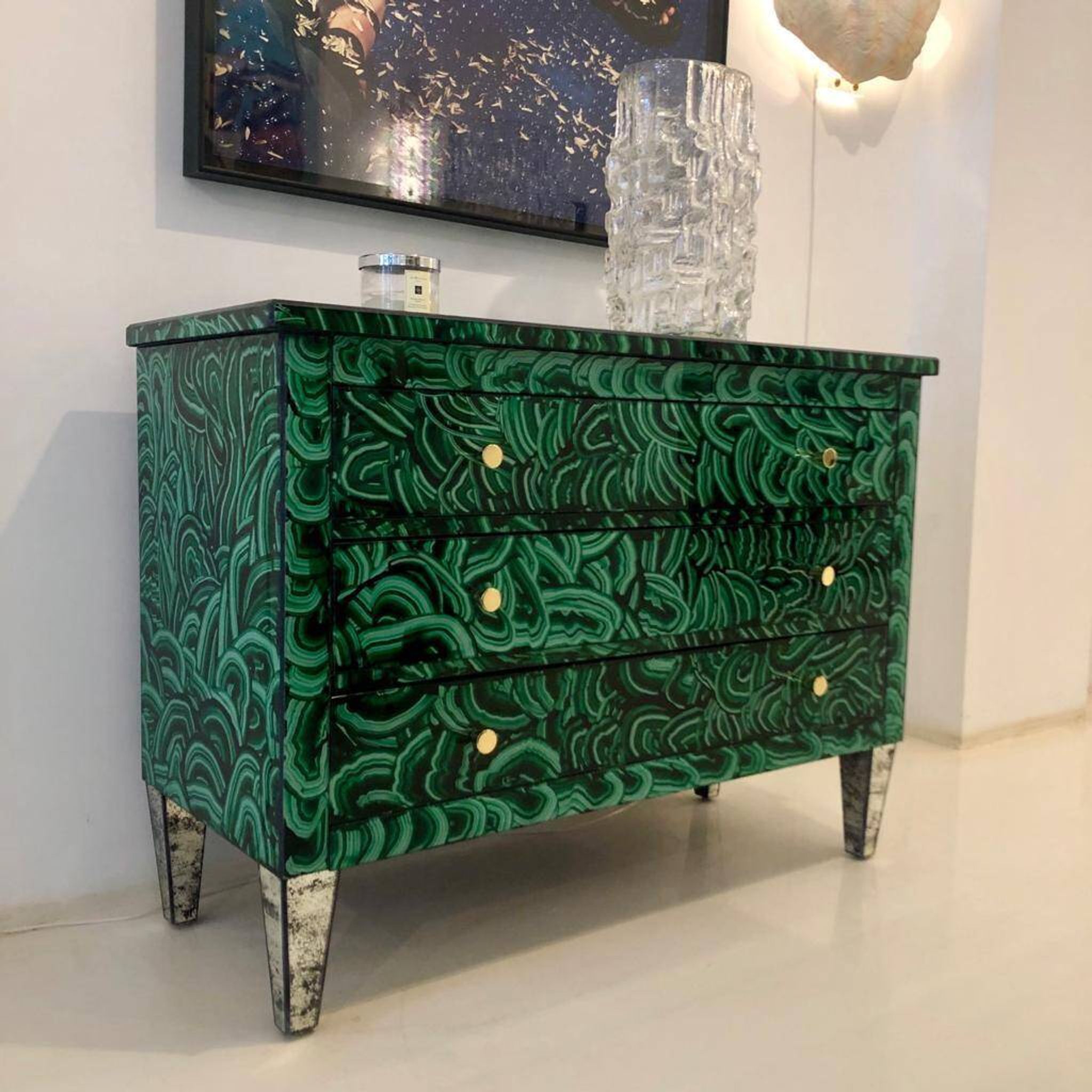 Commode italienne en verre vert-malachite de style mid-century modern