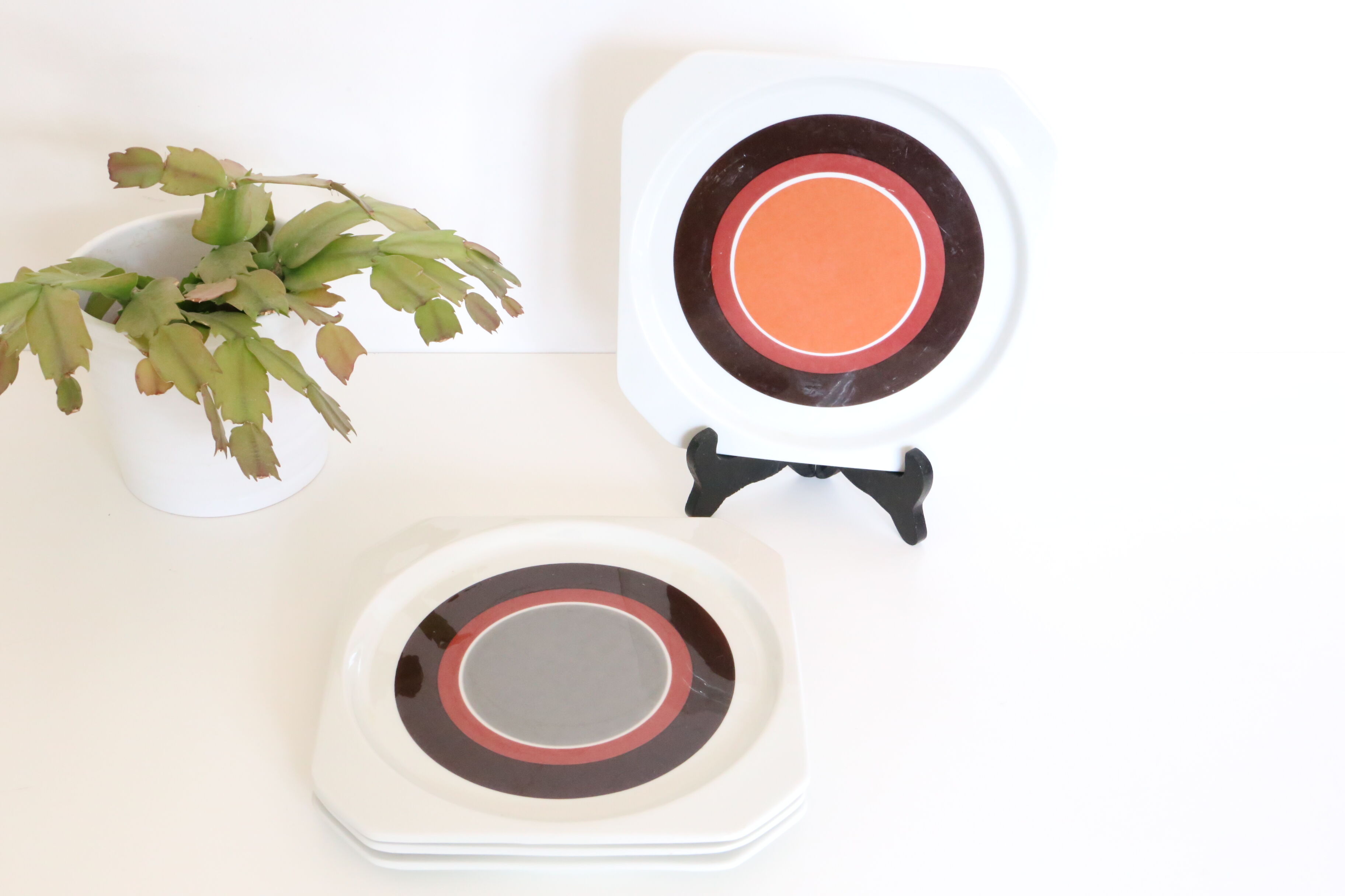 Villeroy and Boch dessert plates Avant-Garde range