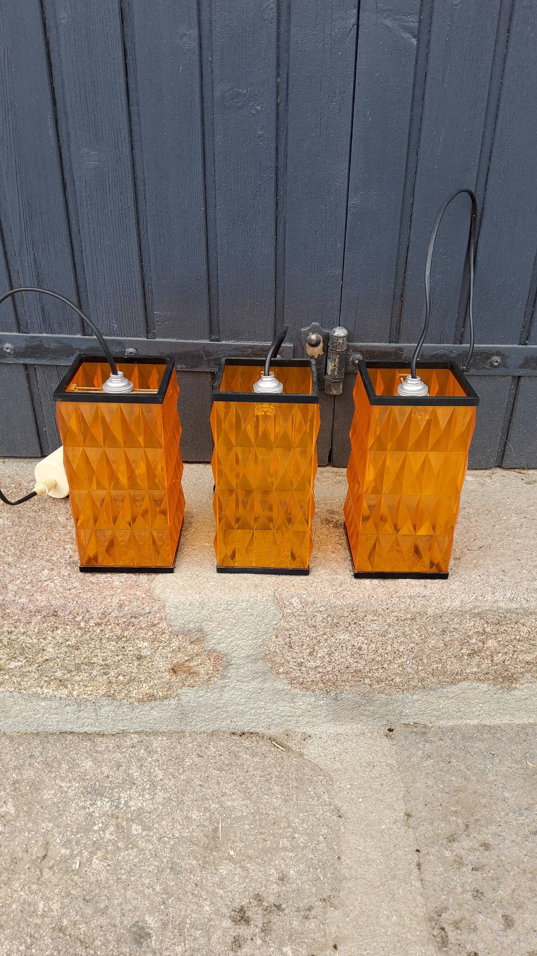 Set of 3 suspensions from the 70s in orange plastic diamond tips