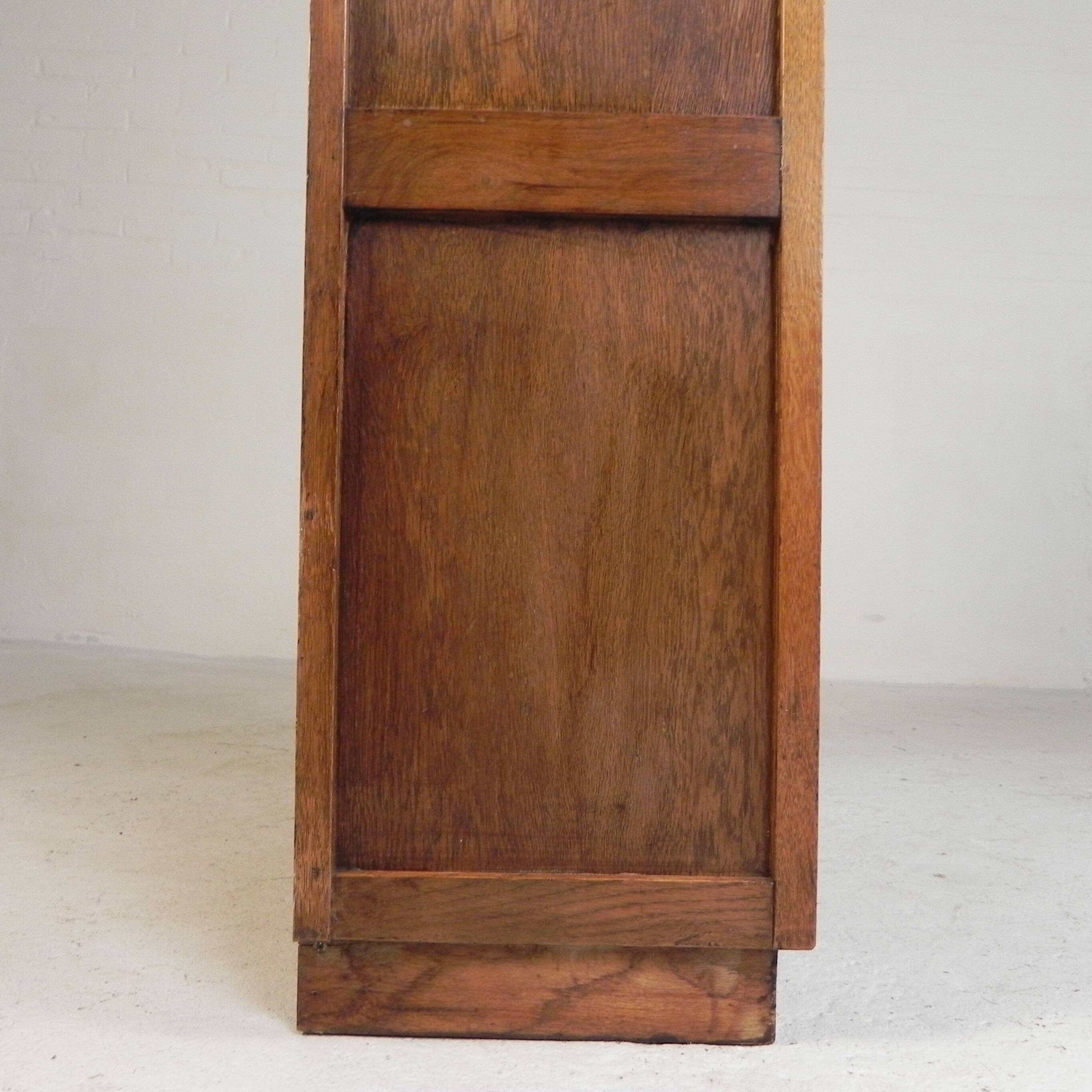 Petit meuble vitrine avec 2 portes, années 1930