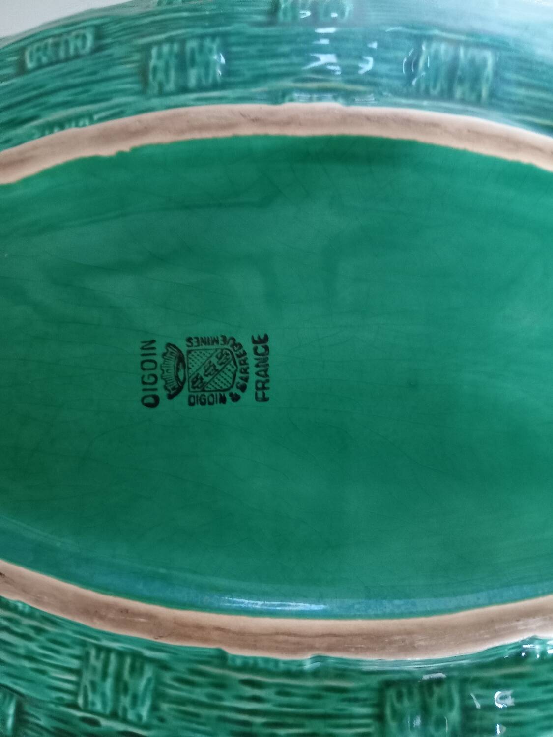 Digoin-Sarrguemine green earthenware dish