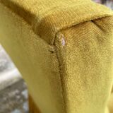 Fauteuil crapaud velours jaune moutarde à franges