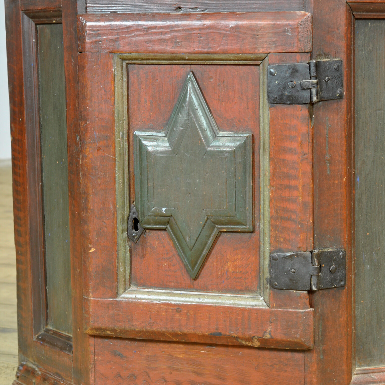 Swedish Farmhouse Corner Cabinet, 1817