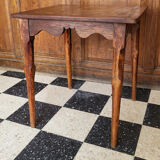 Table carrée en bois