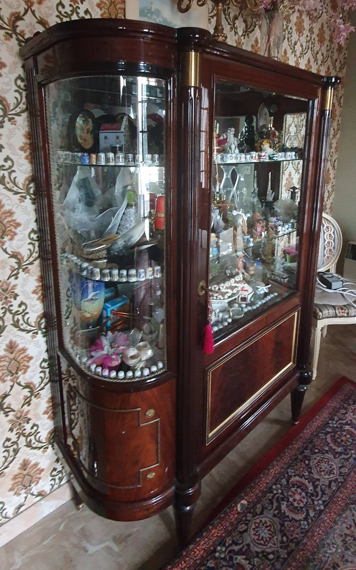 Louis XVI style display cabinet in varnished mahogany wood.