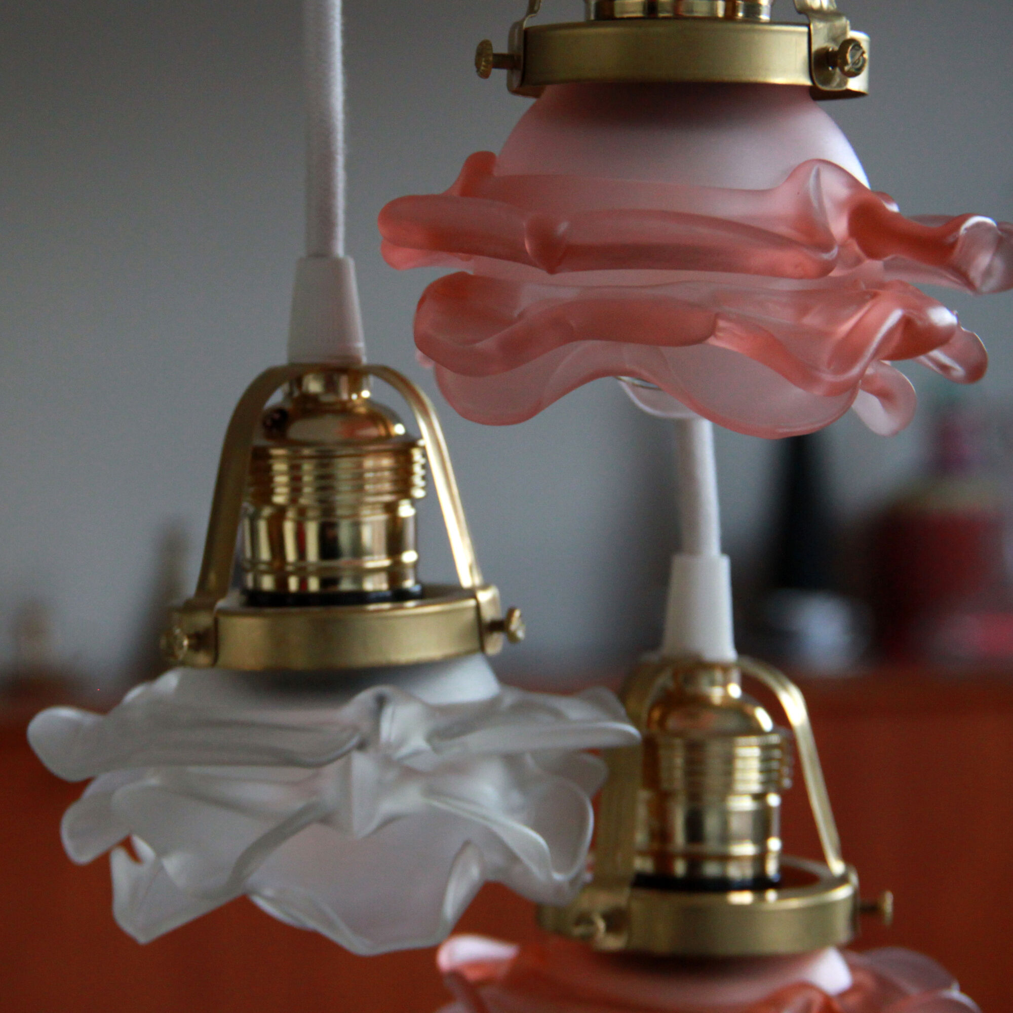 Chandelier suspension waterfall 3 lamps glass paste flower pink tulip old art deco