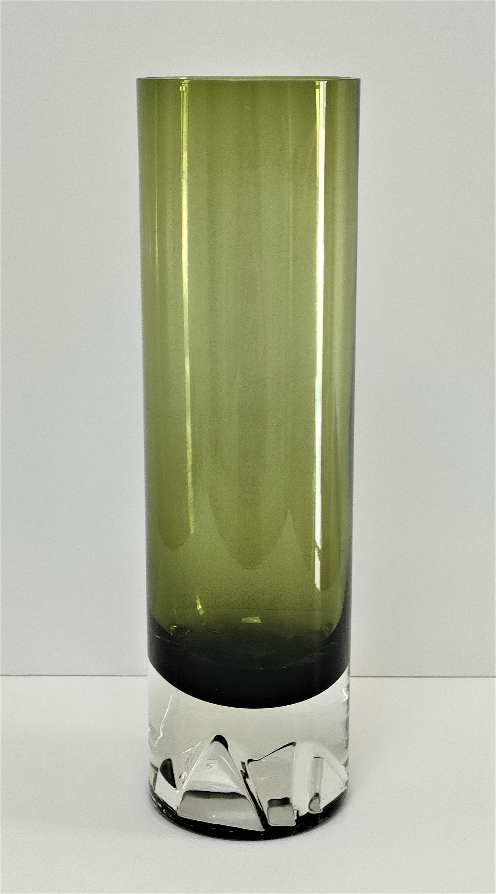 Cylindrical vase green glass Scandinavian design 70s