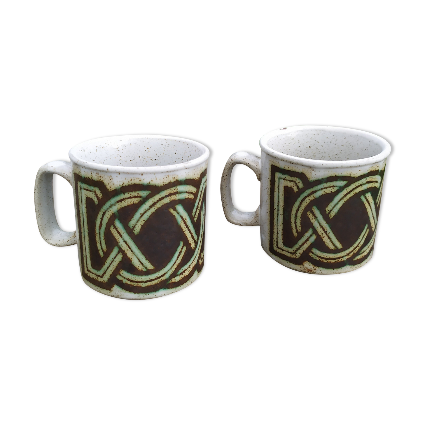 2 vintage Dunoon celtic motif mugs