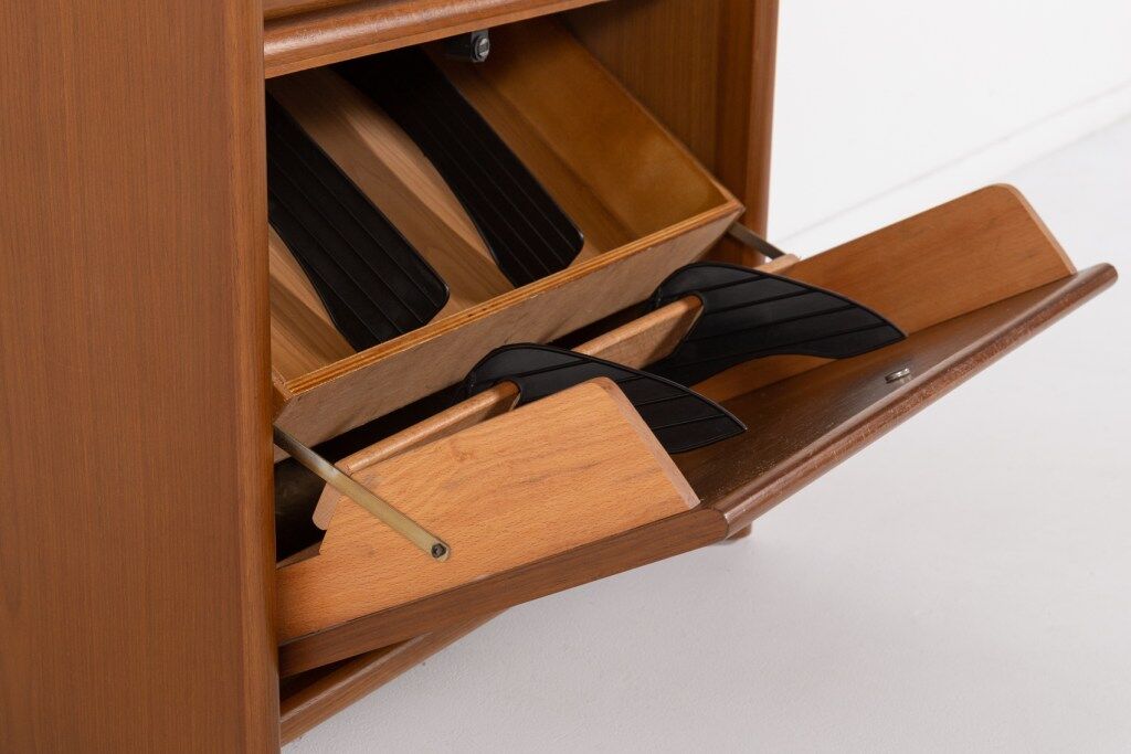 Venetian blind door shoe cabinet, 1940s