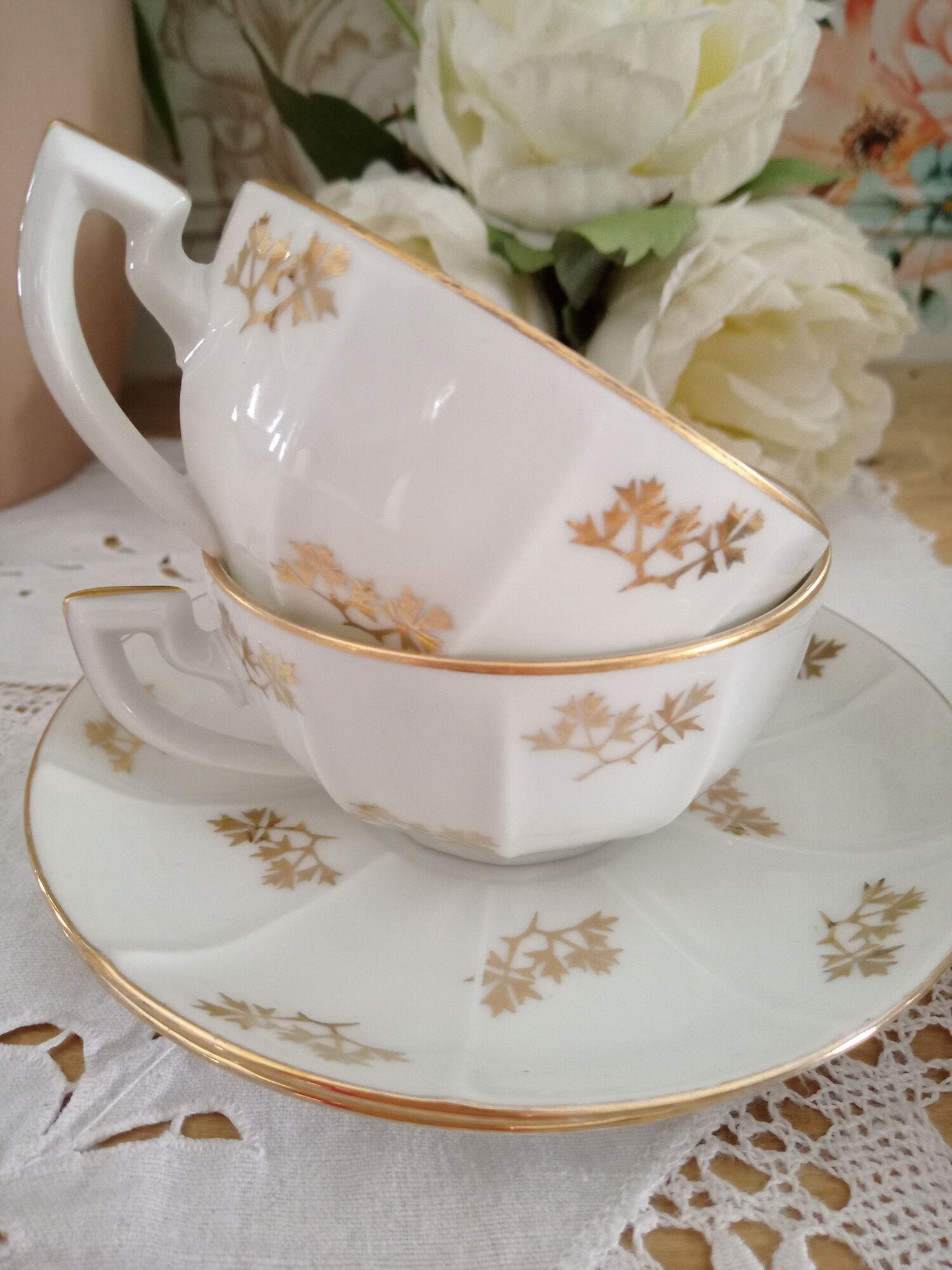 Lot of 4 Limoges gold flower gold coffee cups and cups