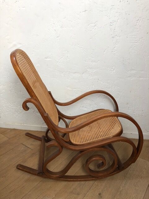 Vintage rocking-chair