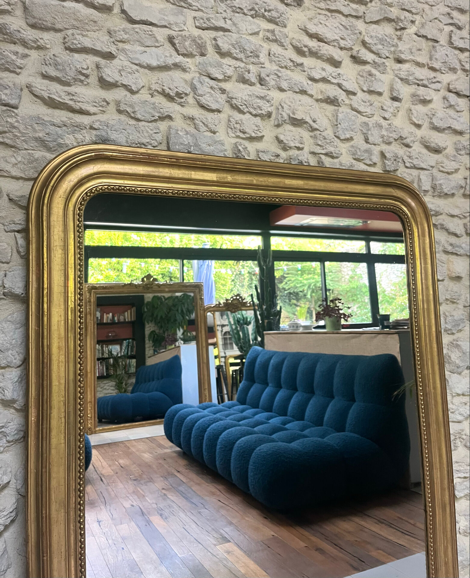 Miroir Louis-Philippe perlé 151/111,5cm doré à la feuille d’or, glace 