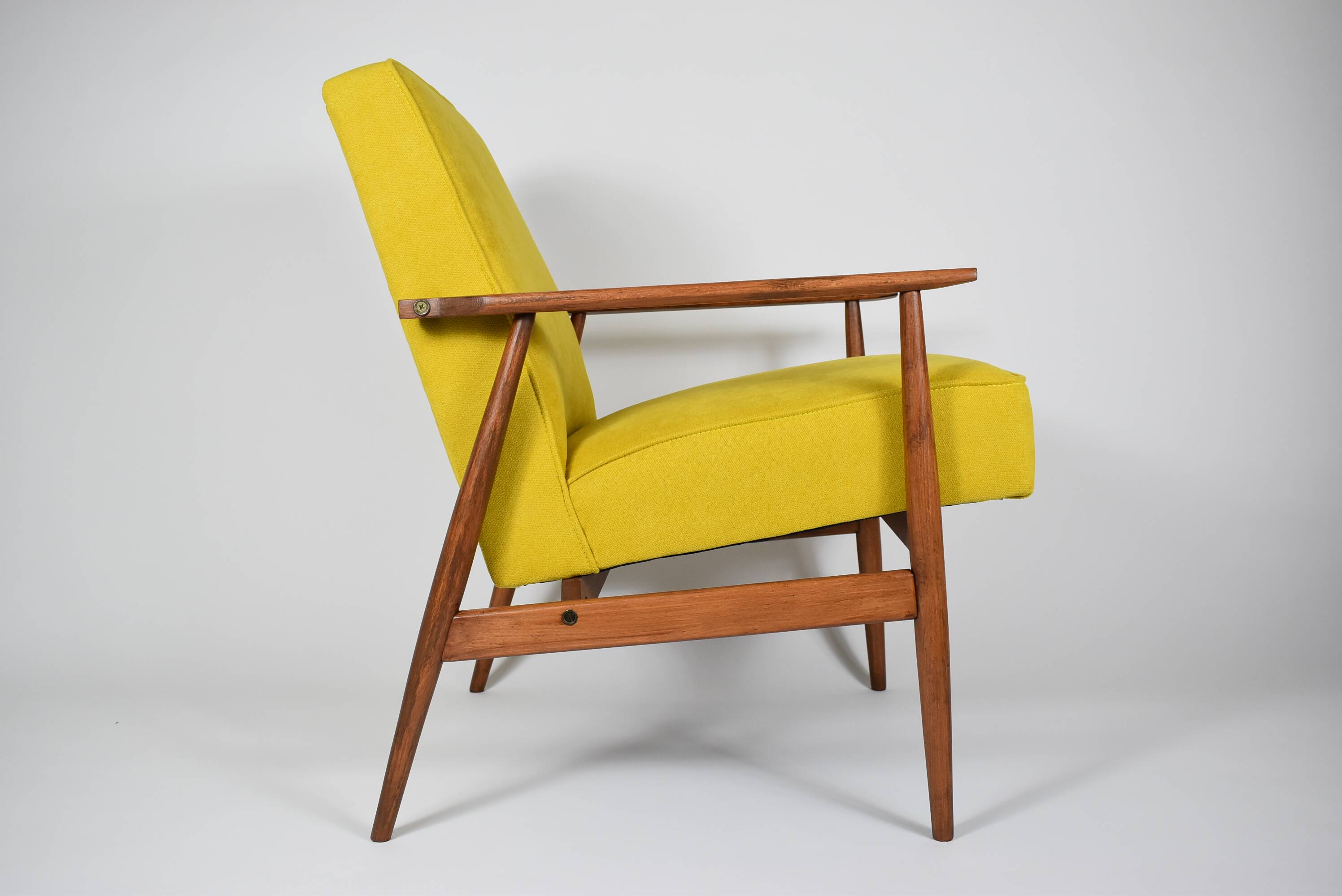 Fauteuil original "FOX", Pologne années 1970, entièrement restauré, jaune