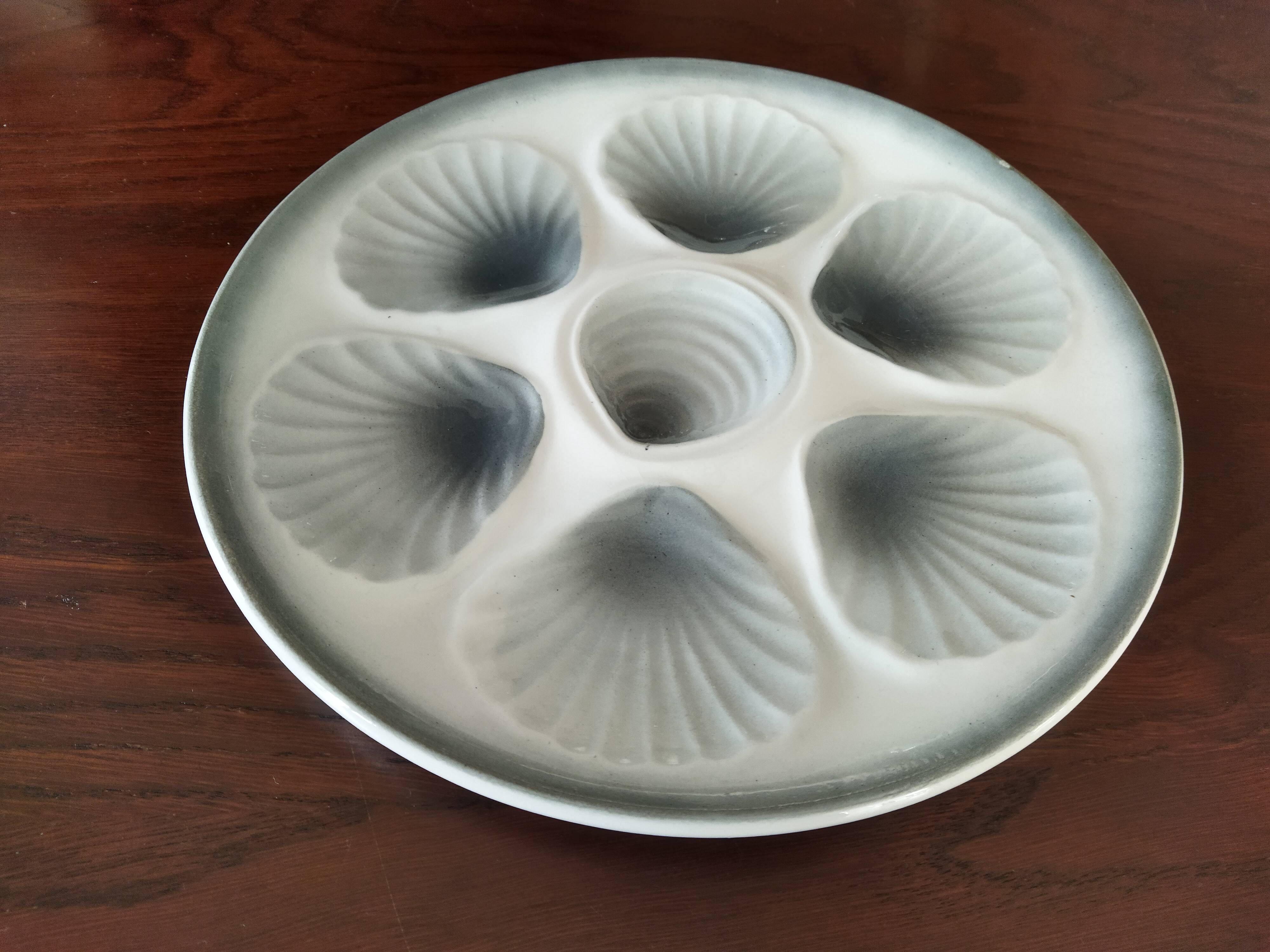 2 Moulin des Loups Orchies oyster plates