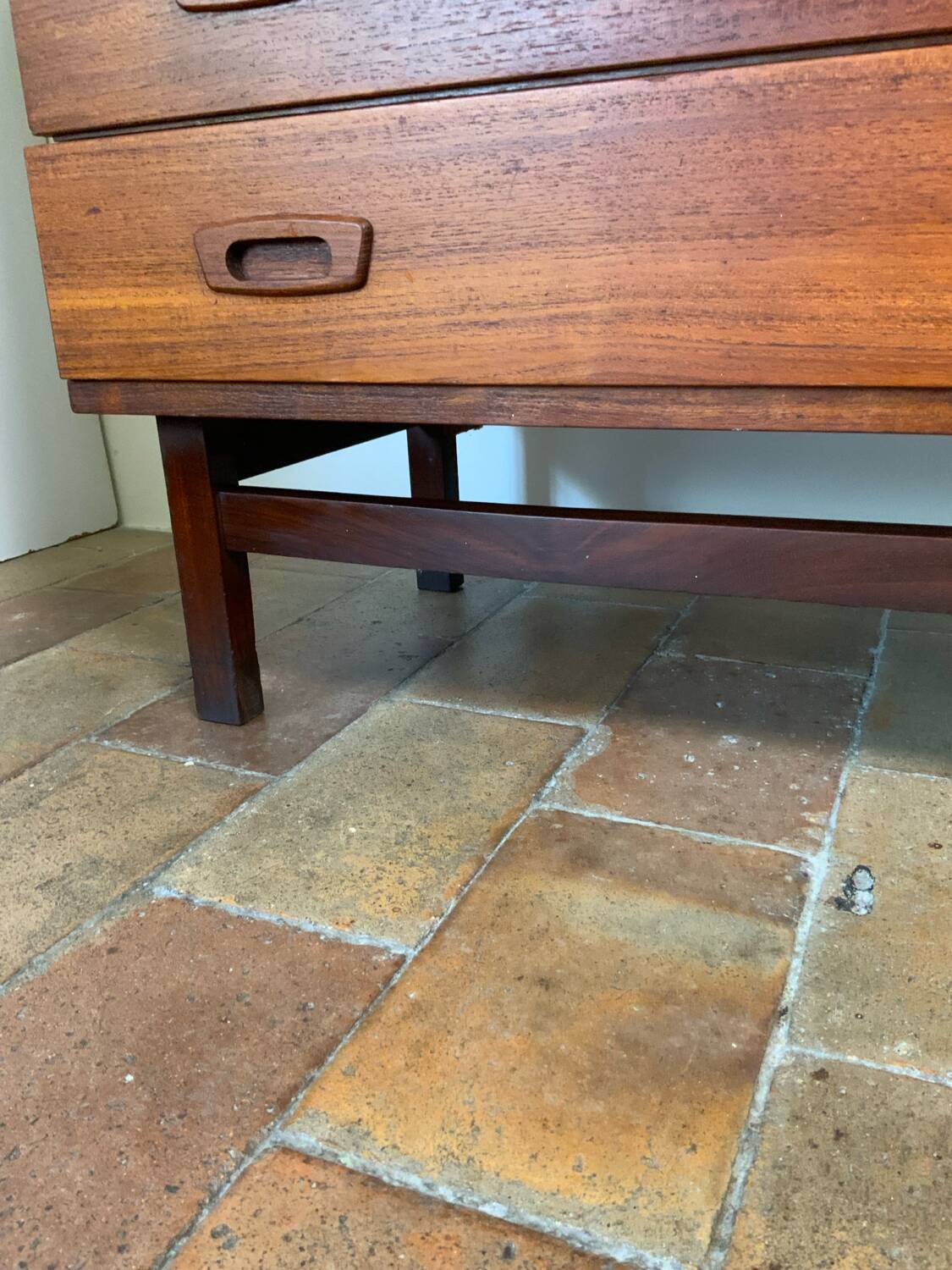 Scandinavian secretary