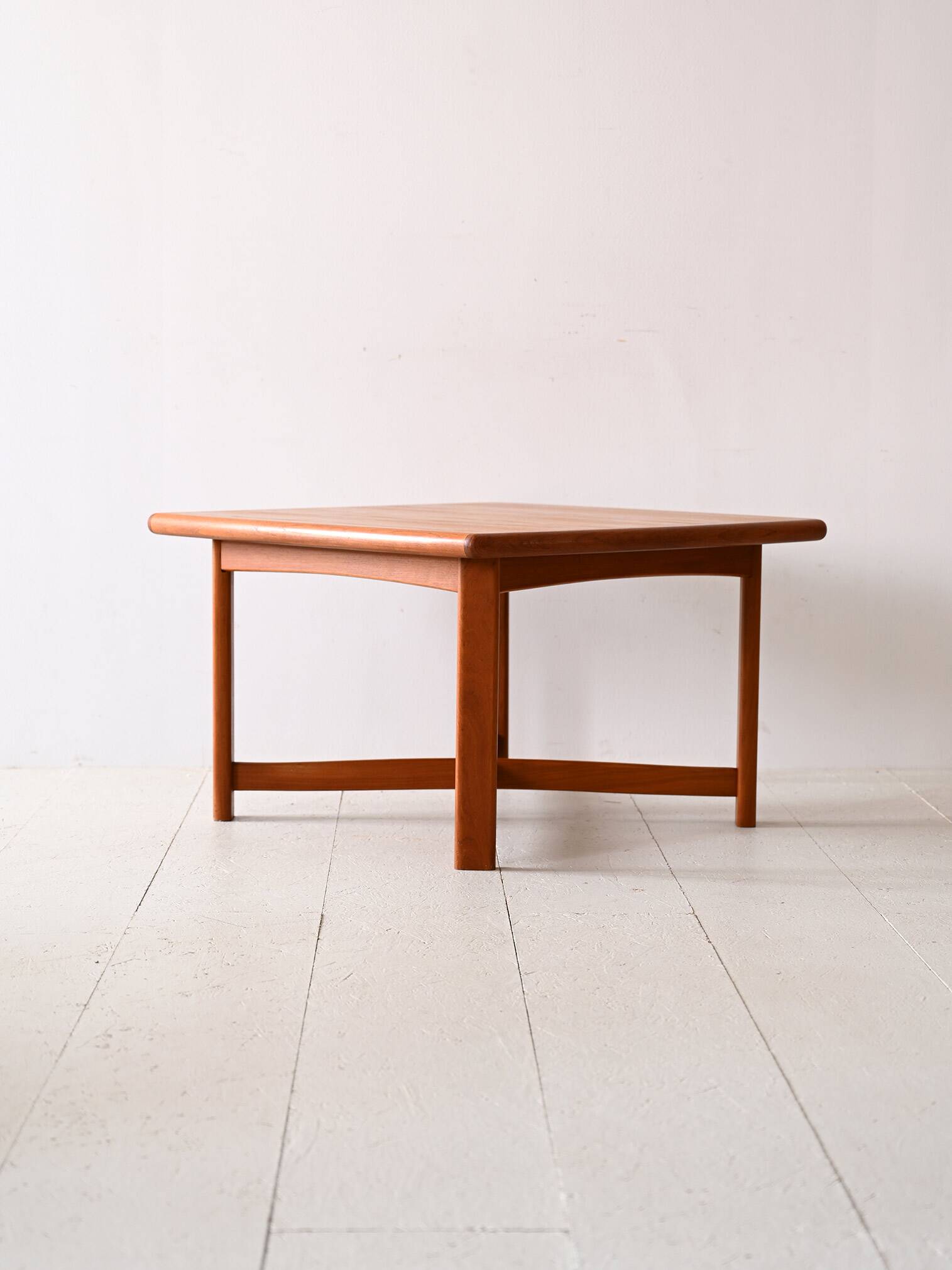 Table basse carrée en teck fabriquée au Danemark
