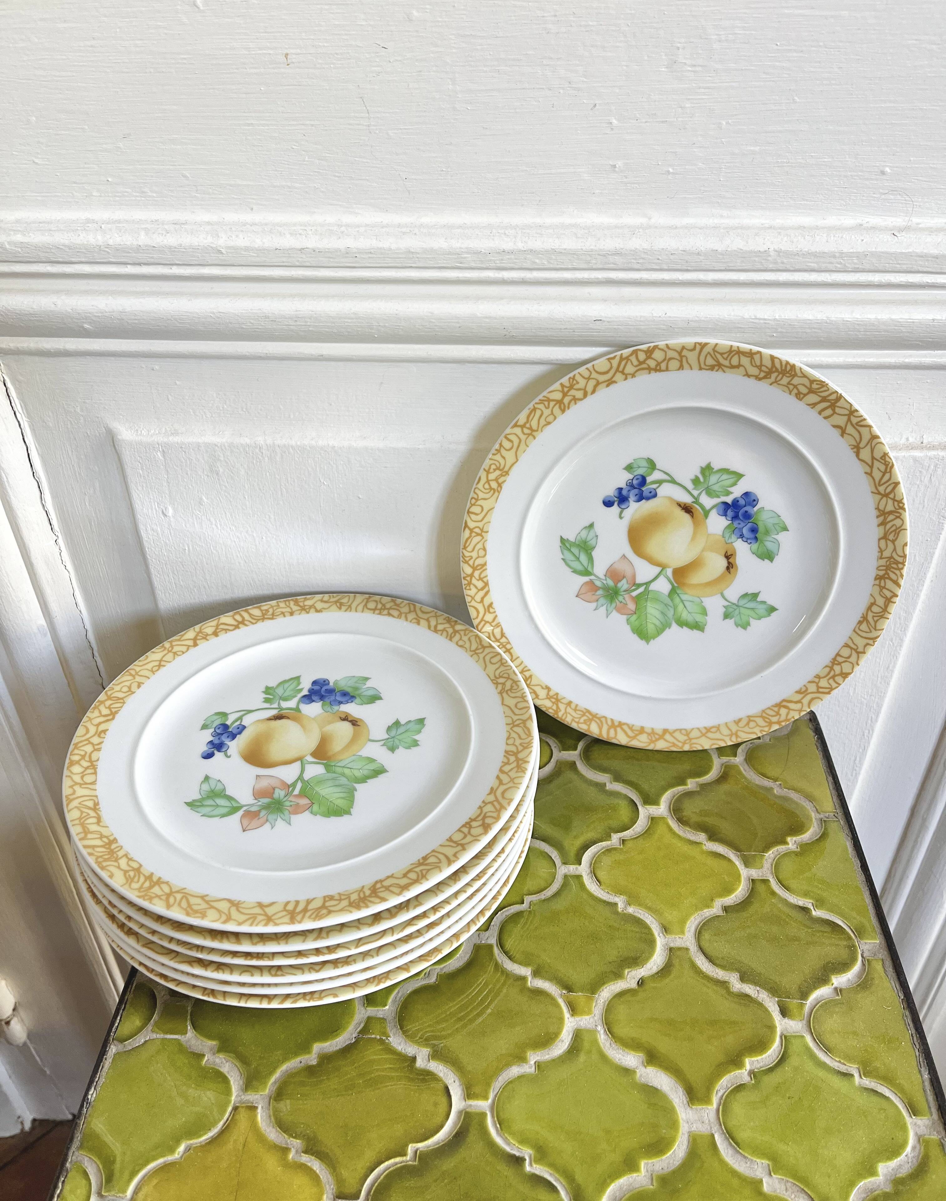 7 porcelain dessert plates