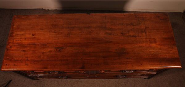 Meuble De Sacristie Renaissance Espagnol En Noyer Circa 1600