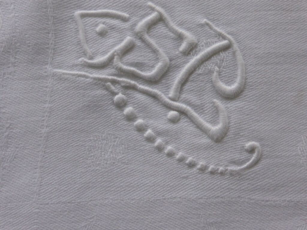 8 large napkins, white damasks, monogrammed, antique embroidery