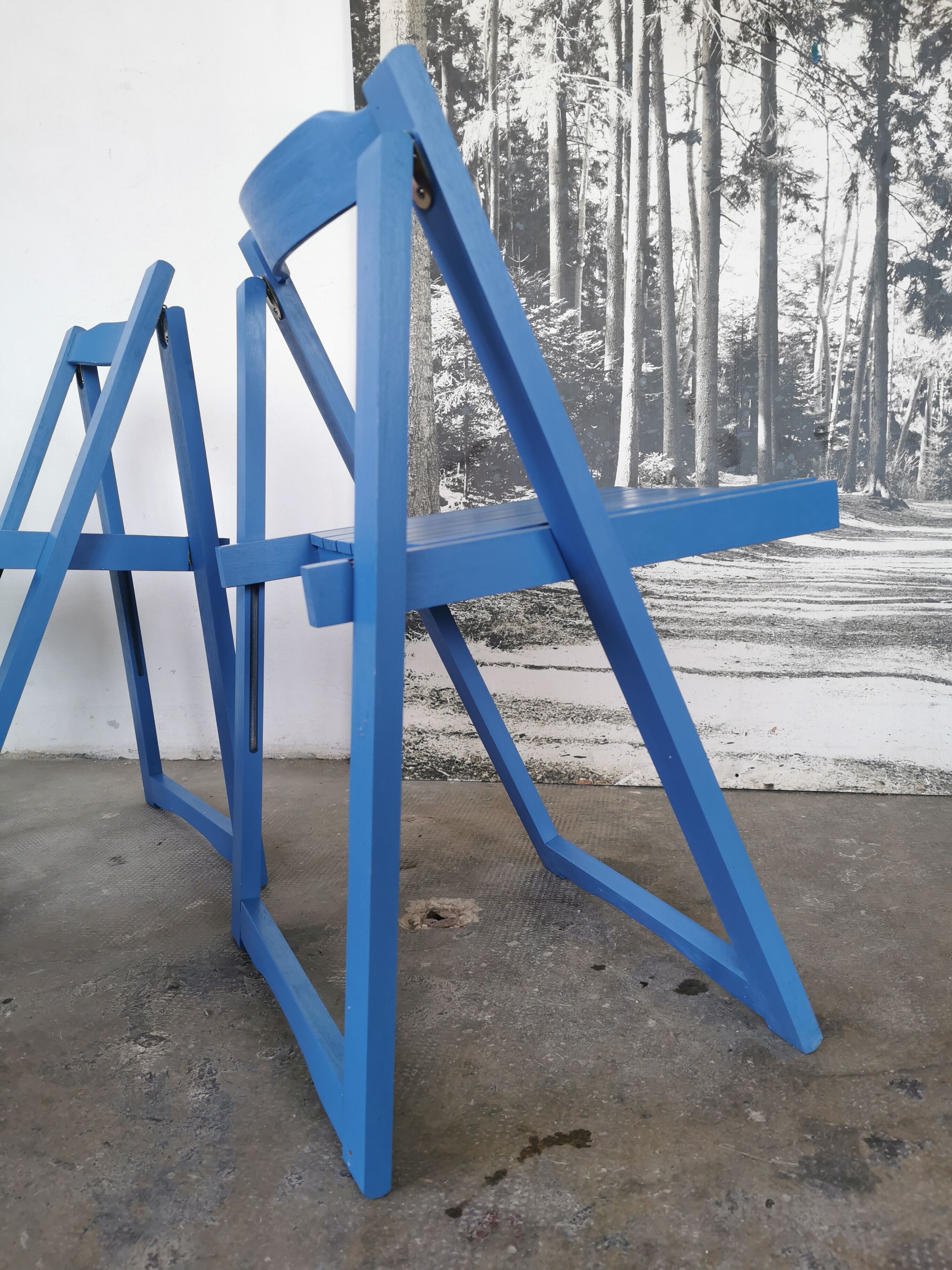 Set of 4 vintage folding chairs