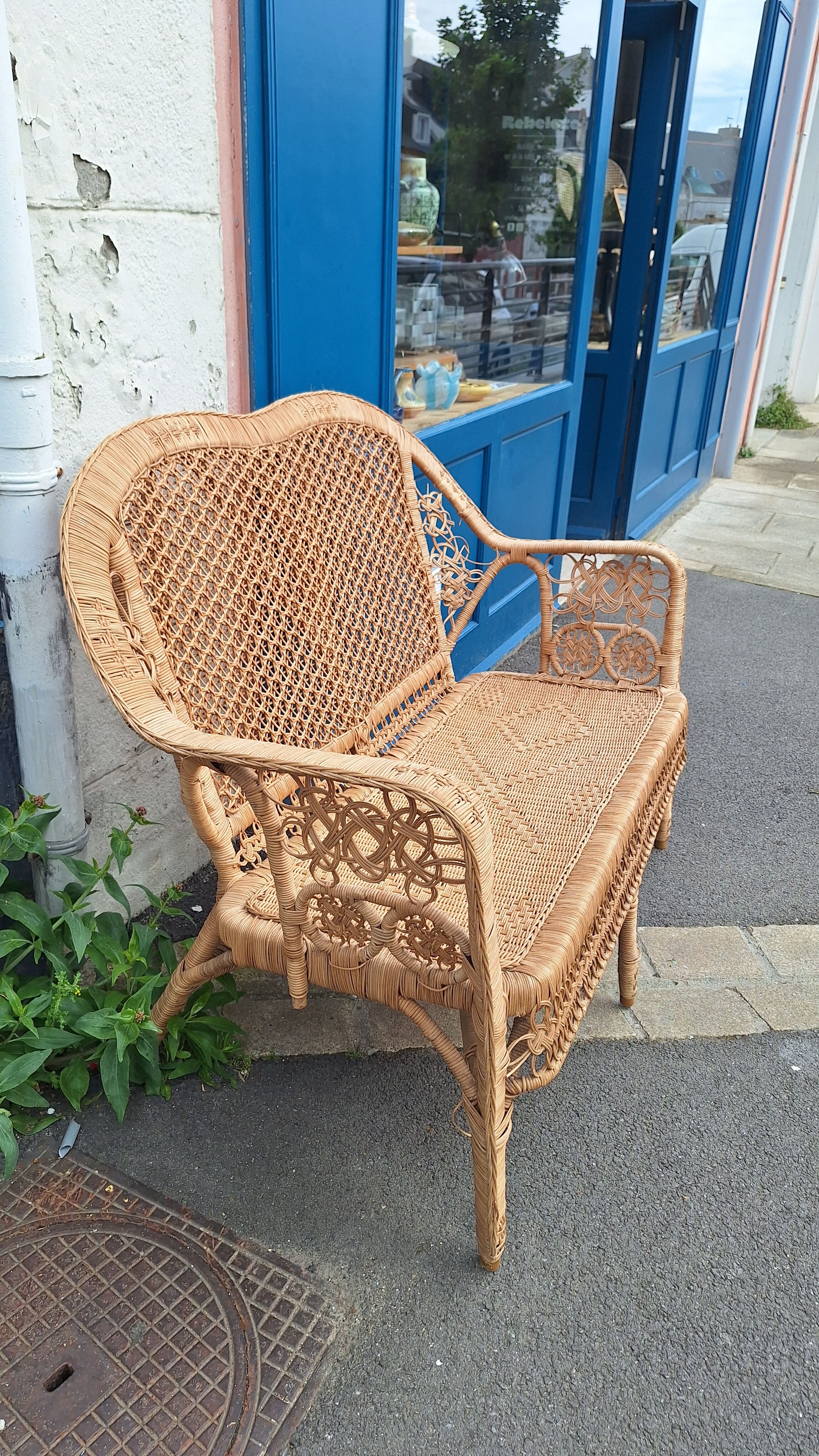 Peacock rattan bench