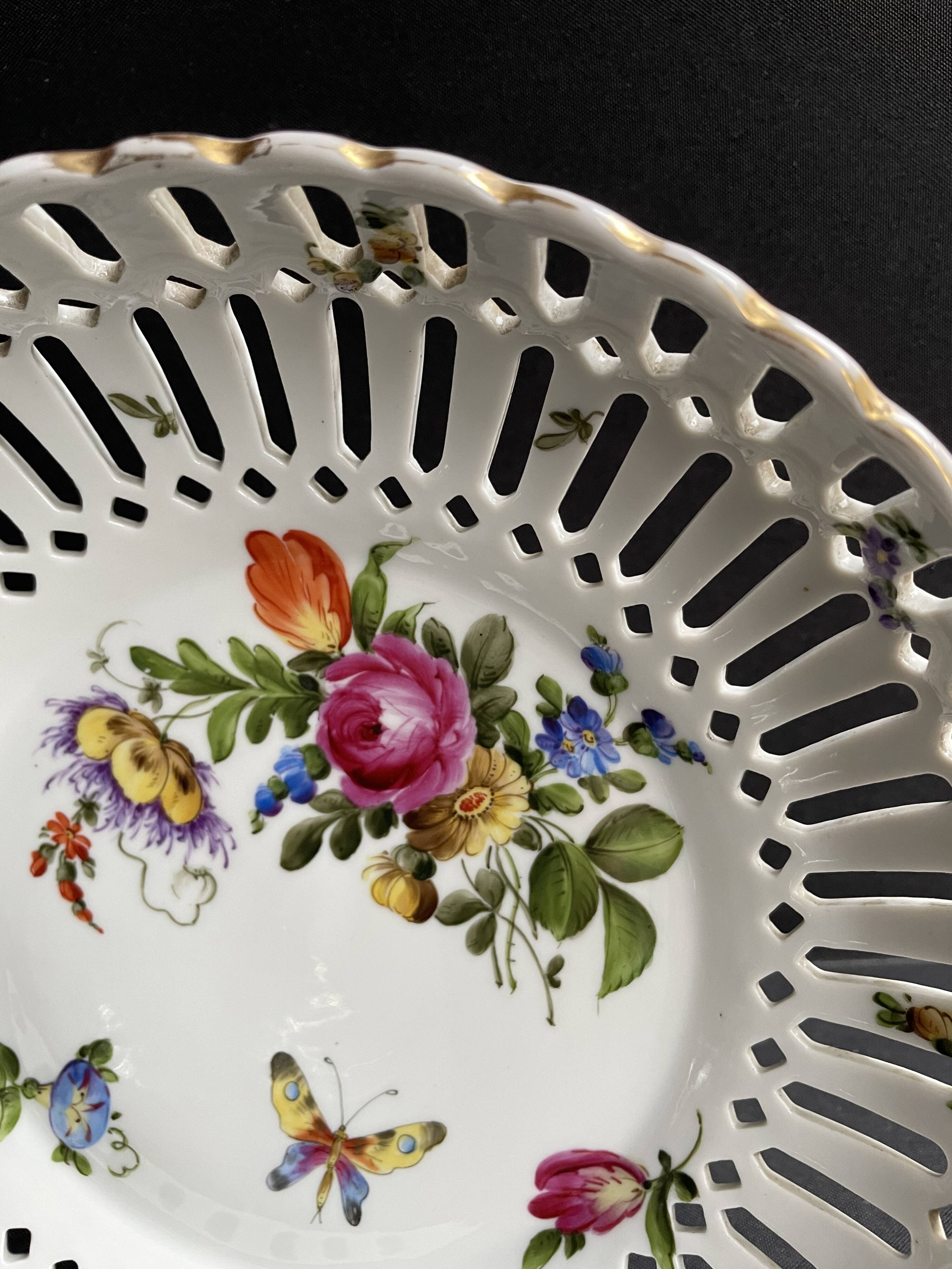Openwork porcelain bowl with hand decoration – Von Schierholz manufactory in Plaue