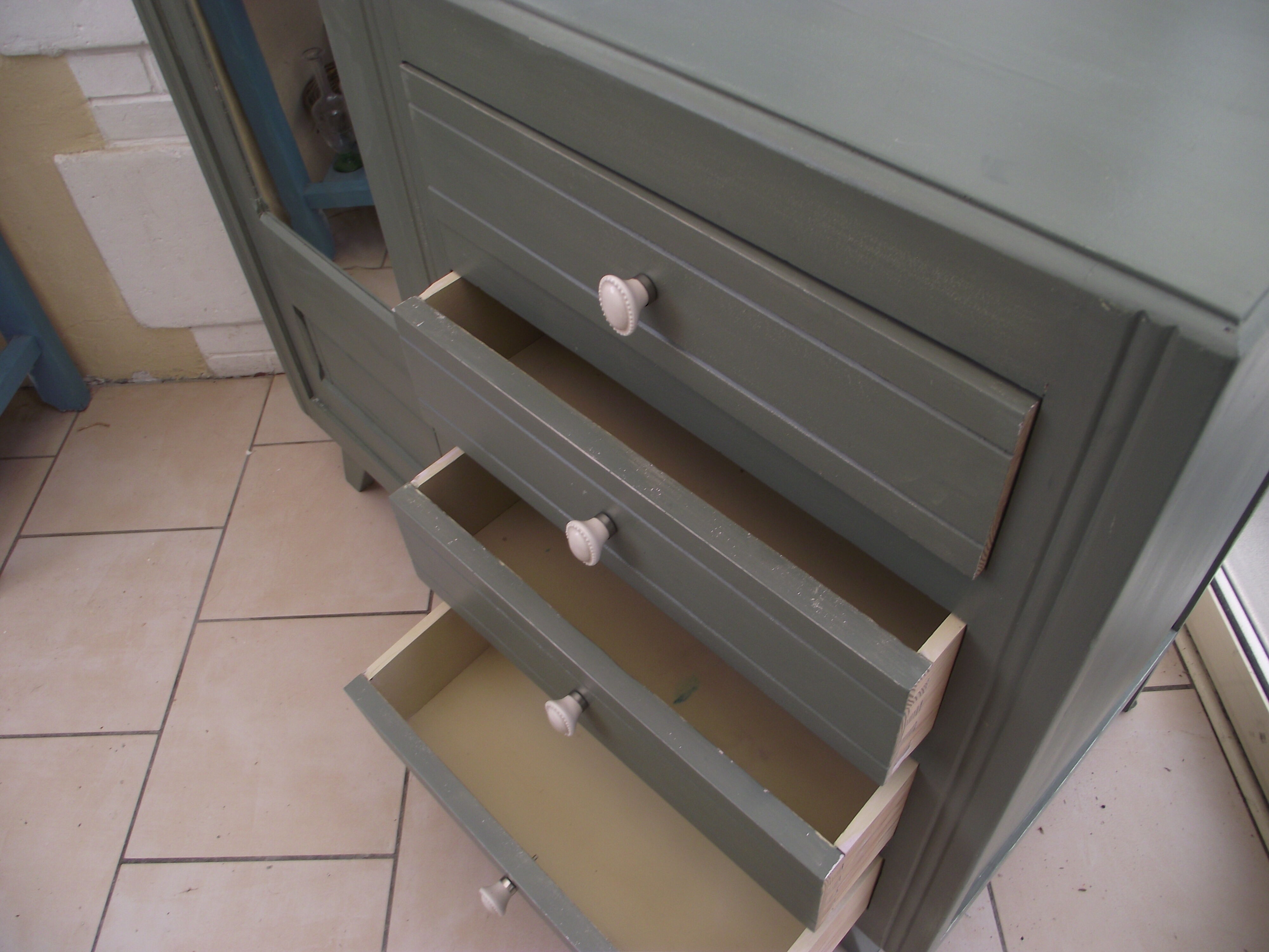 Asymmetrical cabinet from the 50s