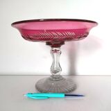 Coupe en verre rose taillé