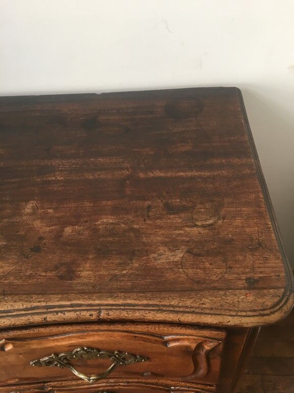 18th century Lyonnaise Louis XV walnut dresser