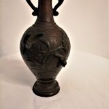 Pair of Asian bronze vases. Late nineteenth, early twentieth.