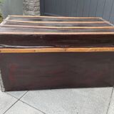 Splendid trunk from the end of the 19th century, old leather look, completely renovated