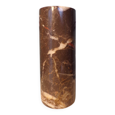 Vase rouleau en marbre de Carrare