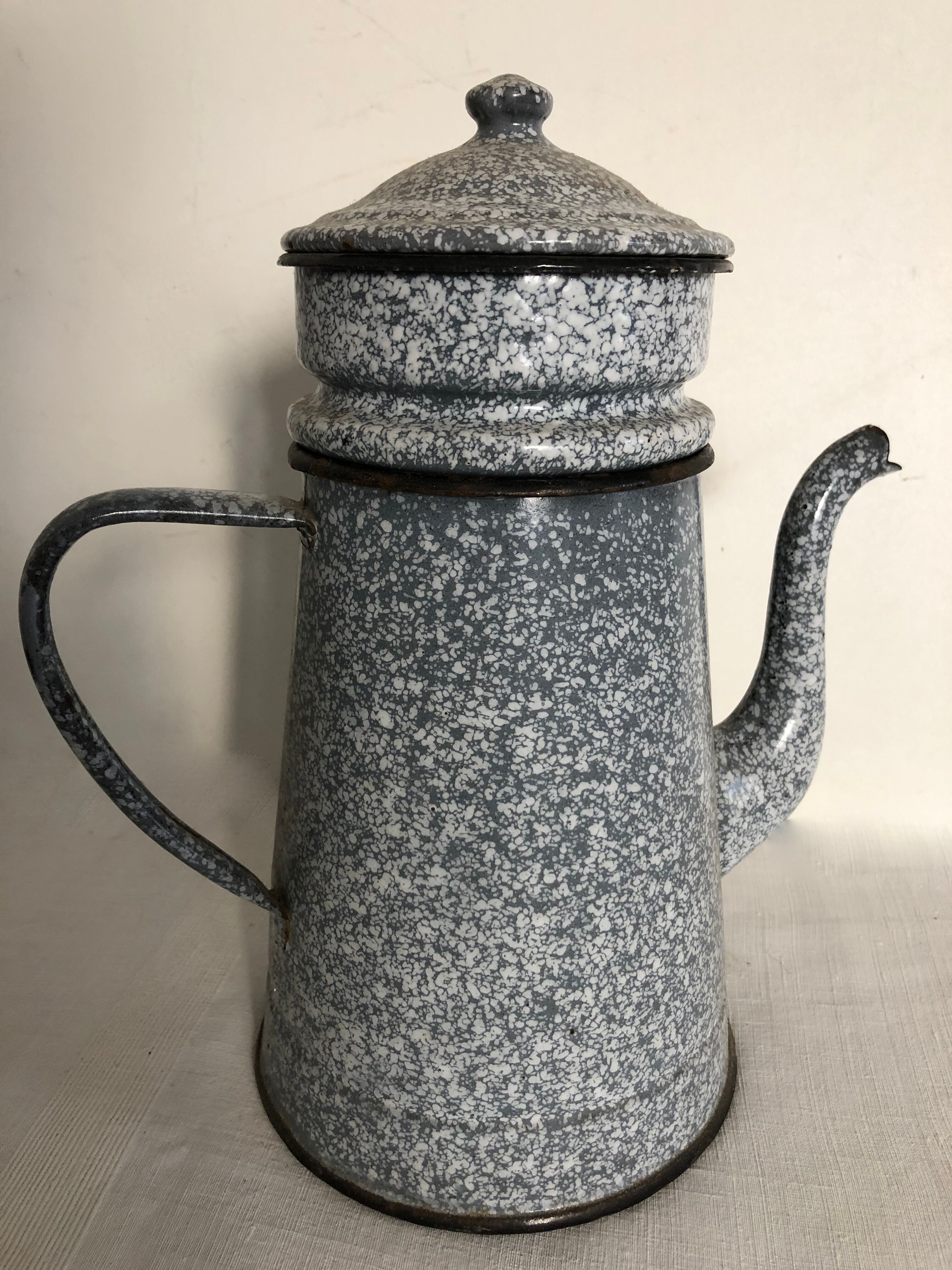 Enamelled coffee maker