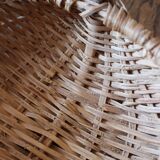 Light wicker oval basket with vintage round handle