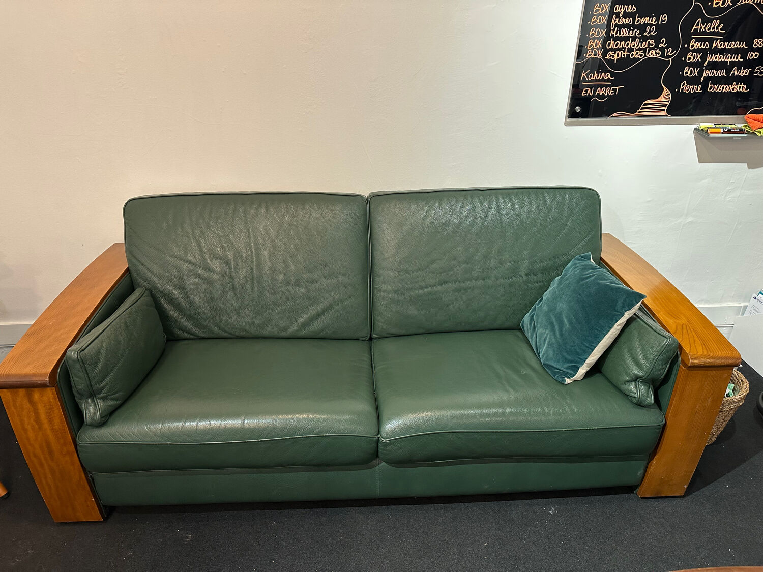 Leather canapé in Art Deco style designed by Jacques Leleu.