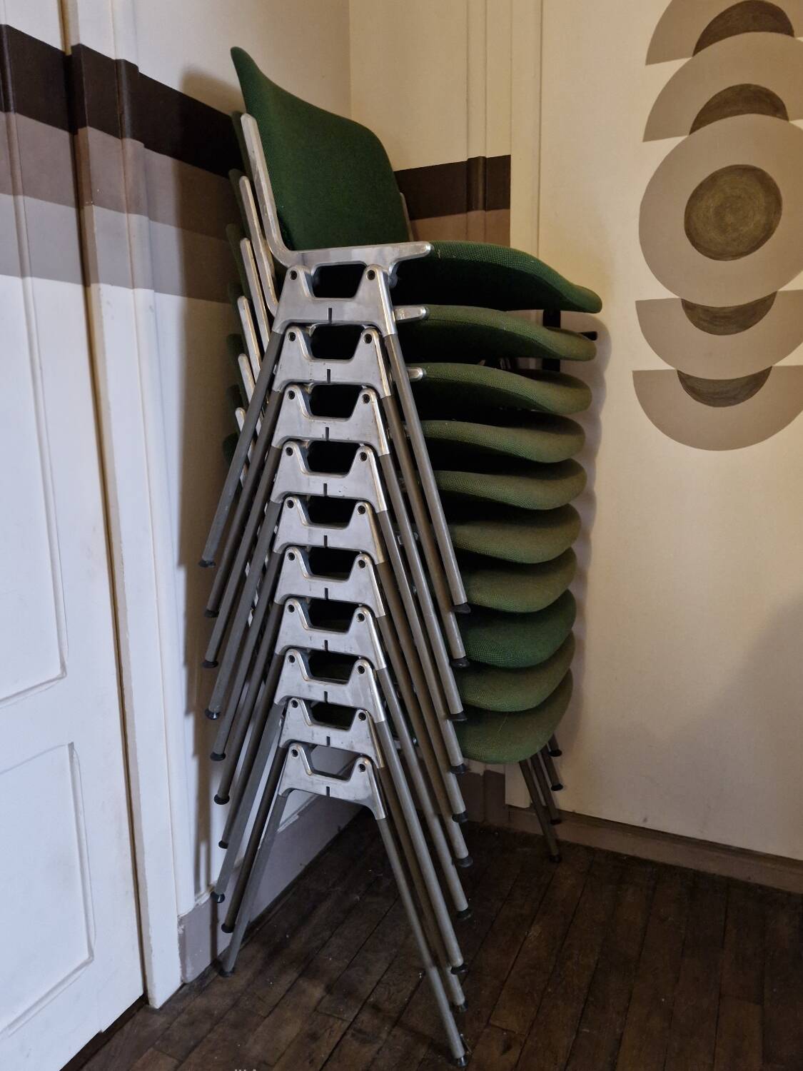 Suite of 6 DSC 106 chairs by Giancarlo Piretti for Castelli / Anonima.