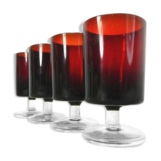 Lot of 4 Luminarc wine glasses