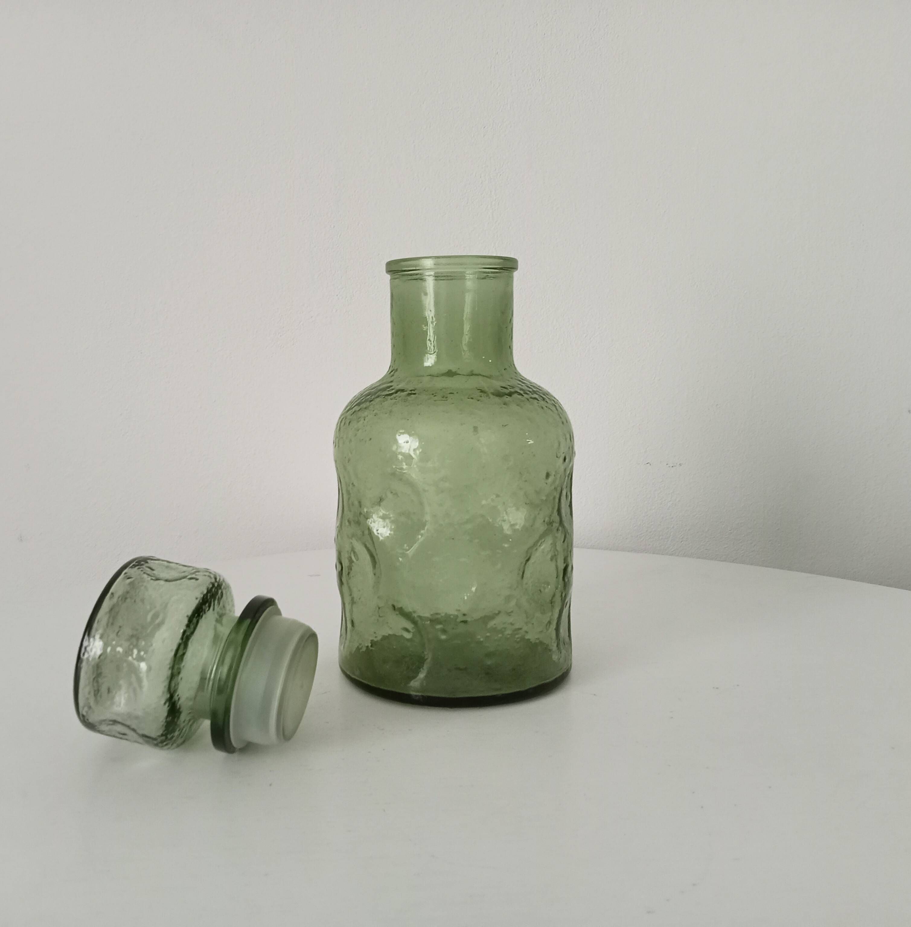 Vintage 60s carafe in bubbled molded glass