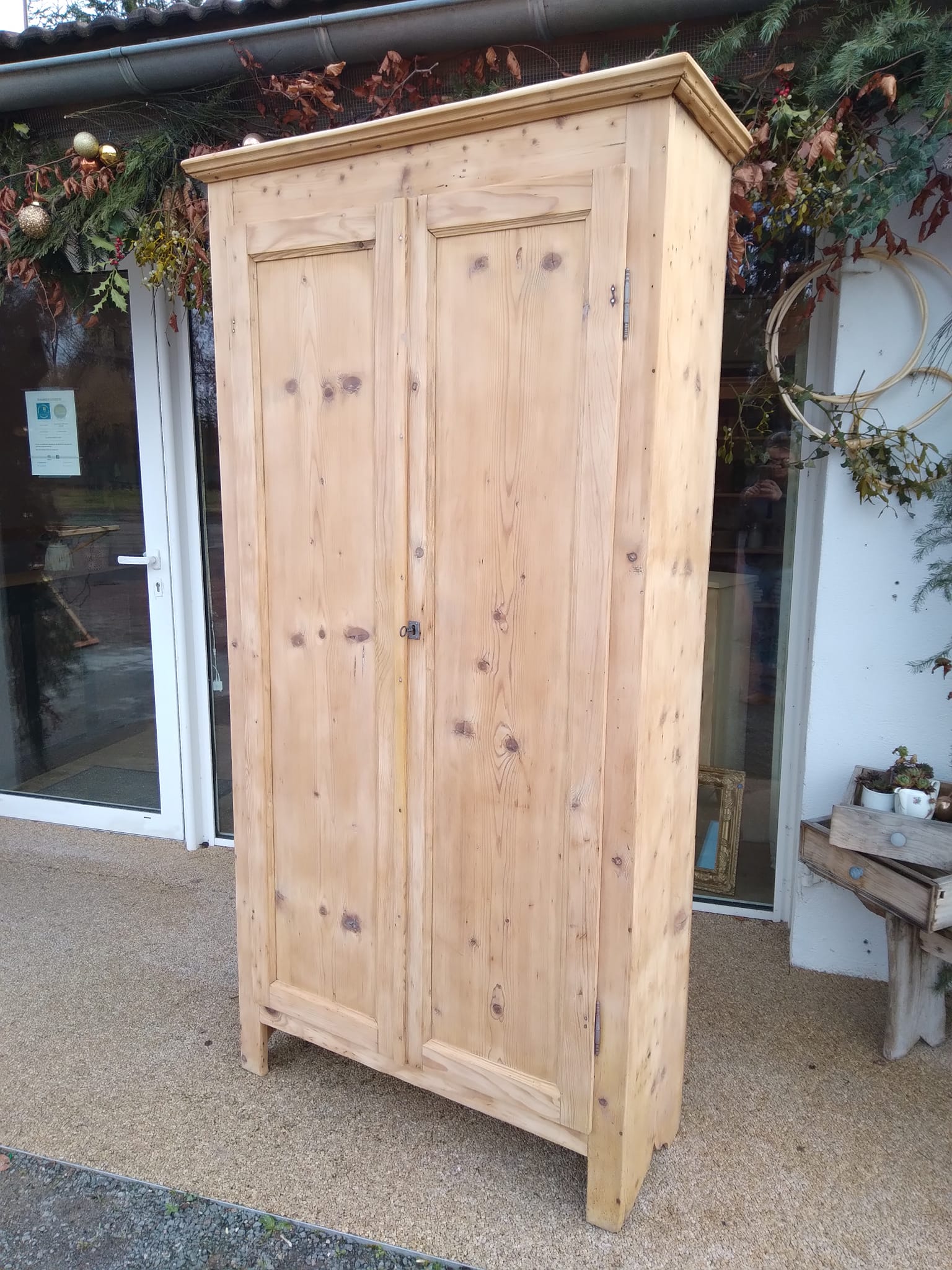 Parisian cabinet raw wood