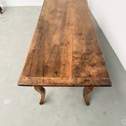 Table, drapière en noyer, XIXème s.