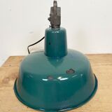 Lampe d’usine en émail vert industriel avec plateau en fonte, années 1960