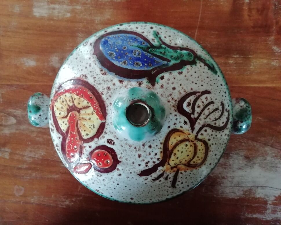 Vallaurie tureen signed daniel etienne