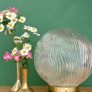 Lampe à poser globe vintage en verre strié