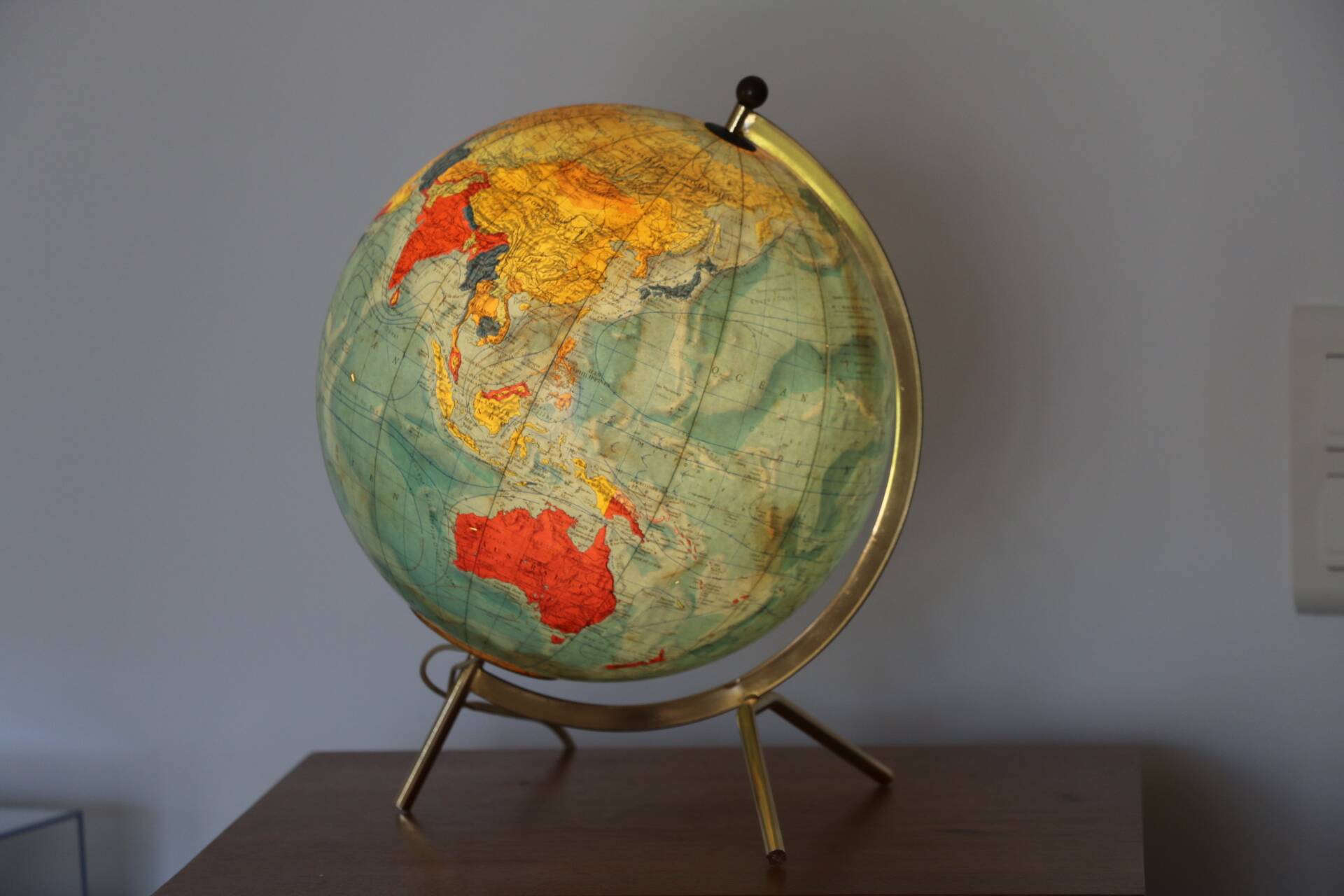 Globe terrestre lumineux TARIDE verre 1966