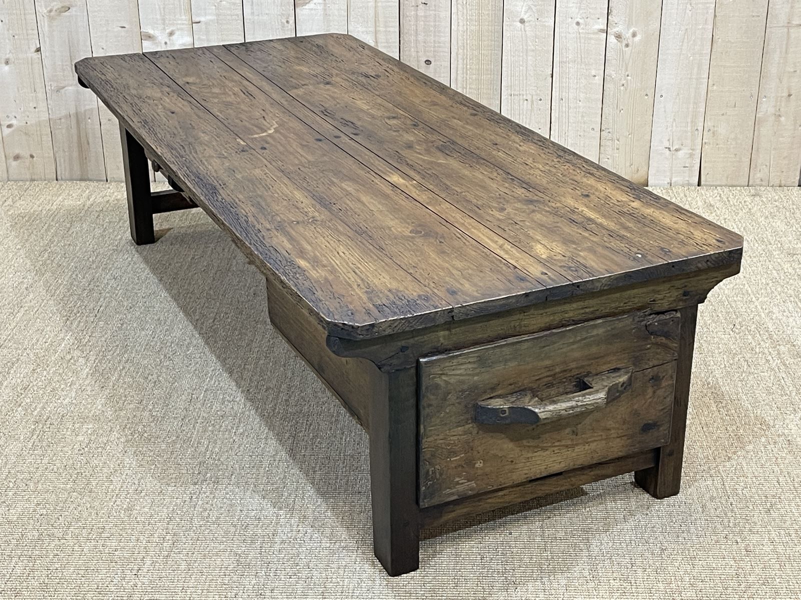 Coffee table early XXth fir with 2 drawers
