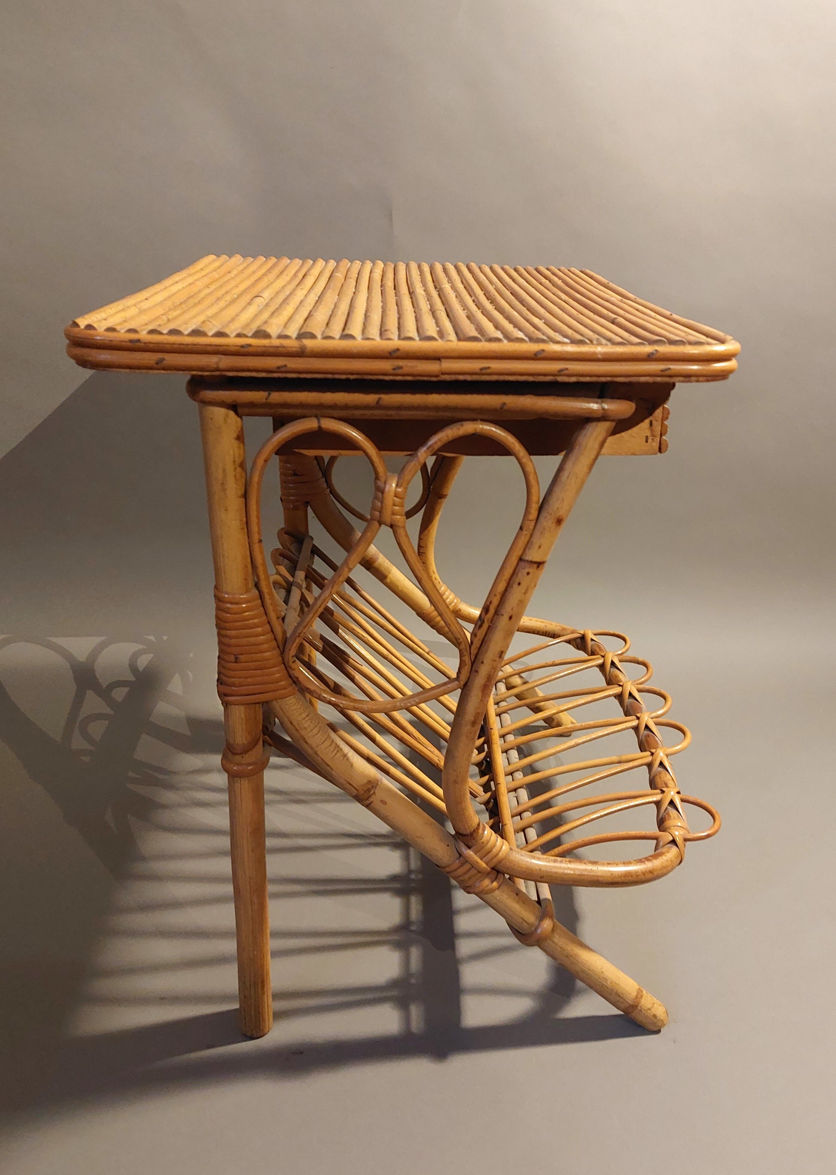 Bedside table magazine rack rattan and bamboo vintage 1960/1970.