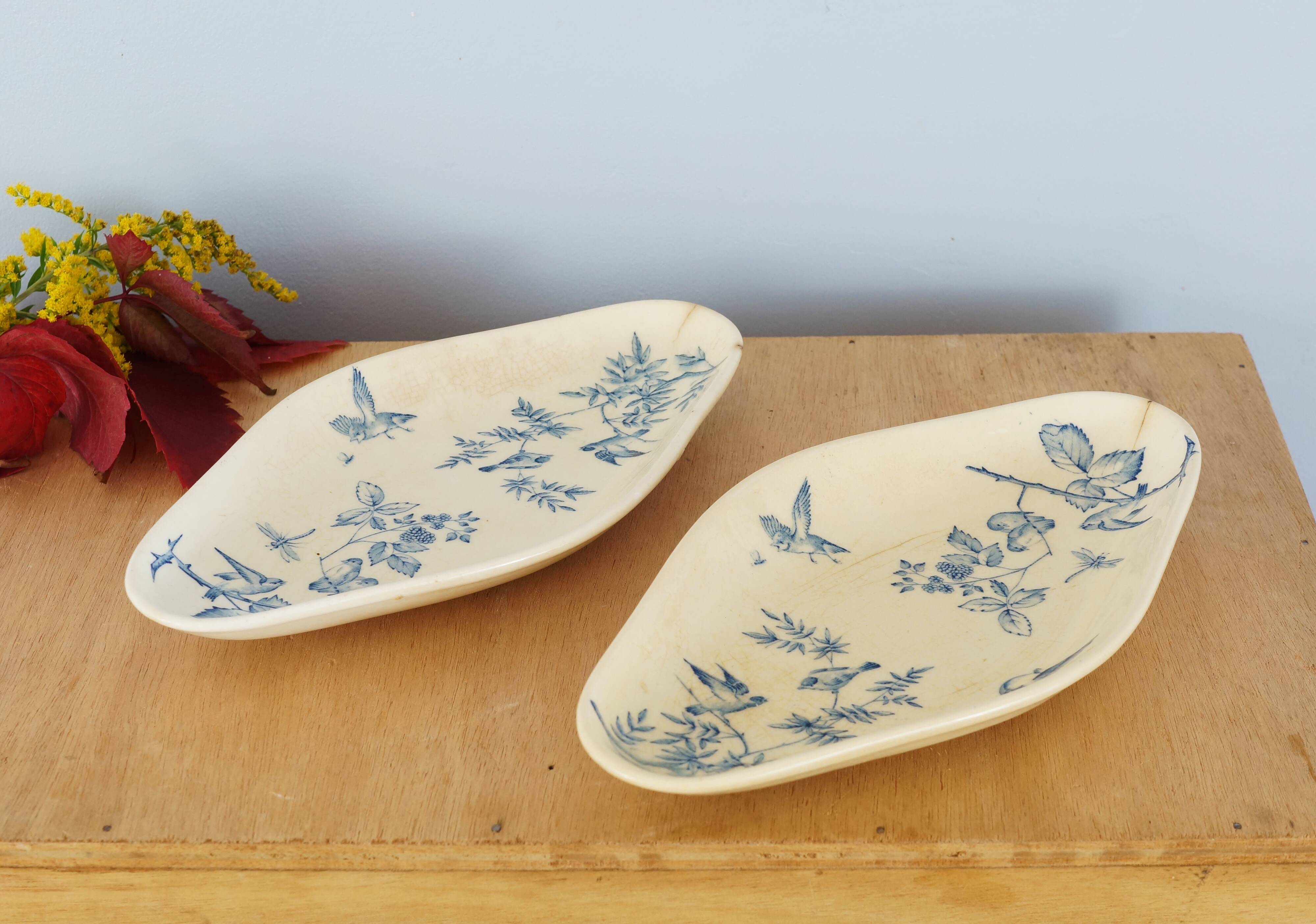 Set of two raviers or old iron soap dish