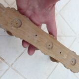 Wall-mounted coat rack circa 1940 in turned wood with 3 hooks